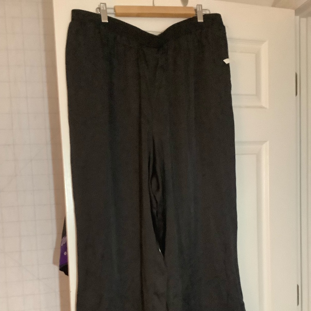 Tahari woman silky black pants 2x NWOT